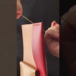 🌿 暮らしに馴染む赤。11gの草木染め革カードケース｜A Red That Fits Your Life: 11g Hand-Dyed Leather Card Case